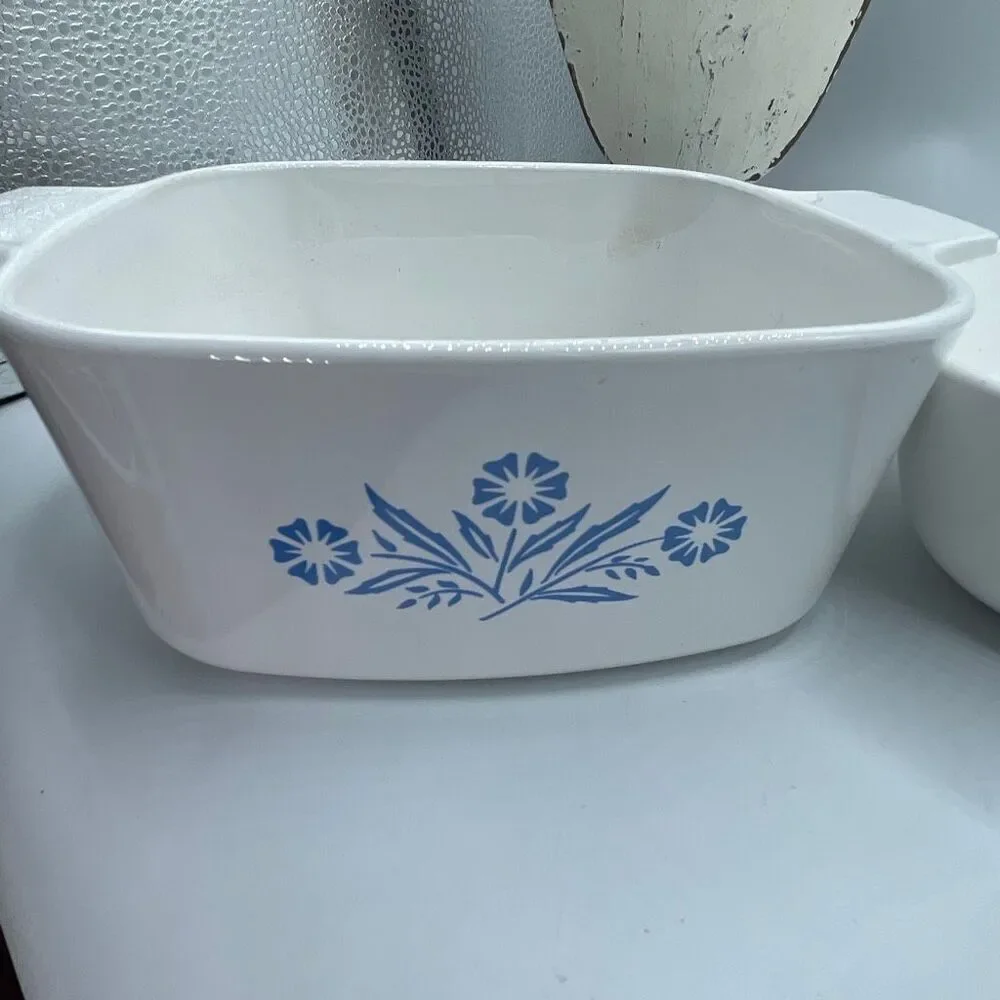 Lot of 2 Vintage Corning Ware Blue Cornflower Casseroles. 1-1.5Qt and 1- 1Qt